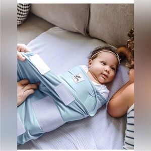 The Ollie World Smarter Swaddle Blue